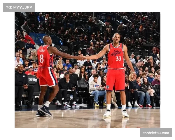 快船四连败陷入体系困境 攻防节奏缓慢缺乏活力